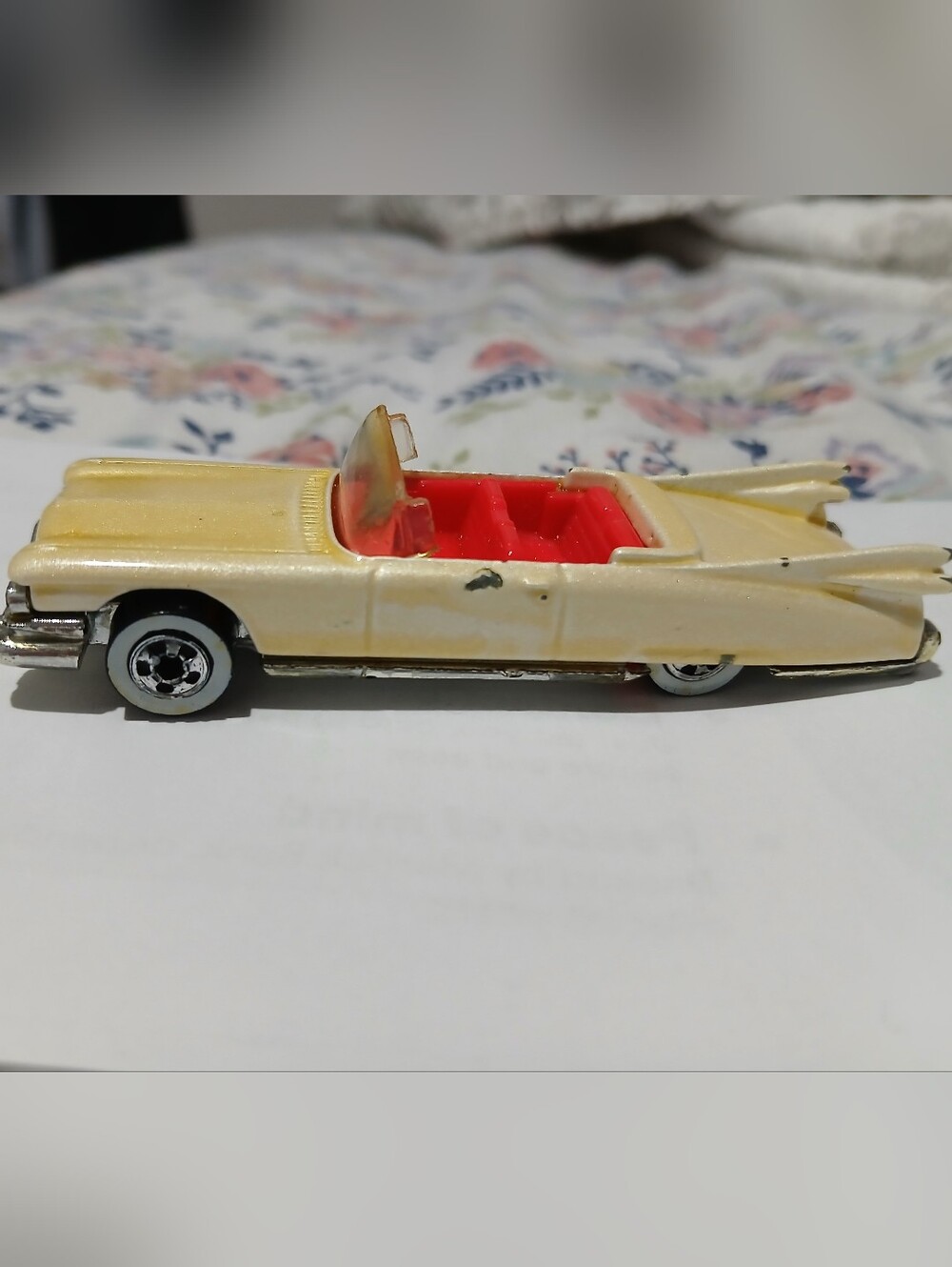 Vintage 1989 Hot Wheels 59 Cadillac El Dorado Convertible off White Red interior